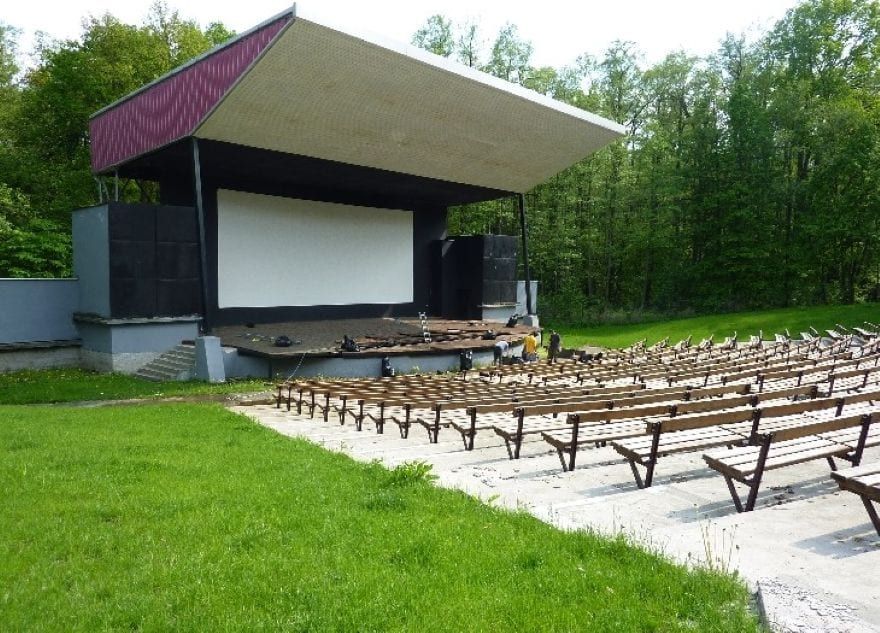 Letní kino Houštka čeká modernizace: rozšířené zázemí a druhá scéna za 46 milionů