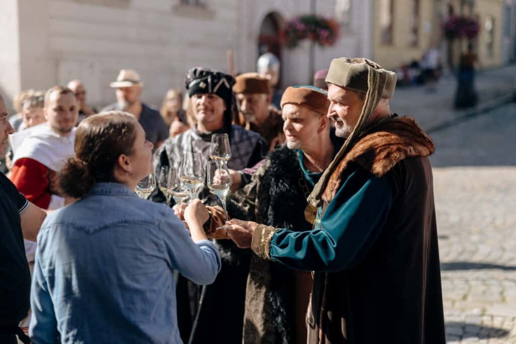 Poprvé pojede přímý vlak z Prahy na Znojemské historické vinobraní, zastaví i v Kolíně a Kutné Hoře