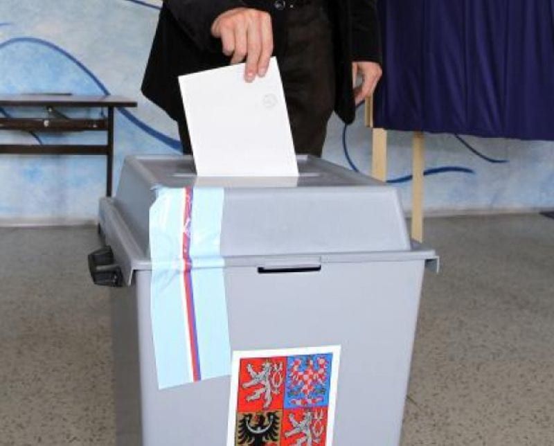 Referendum o krytém bazénu v Poděbradech nebylo platné, účast nedosáhla potřebného kvóra