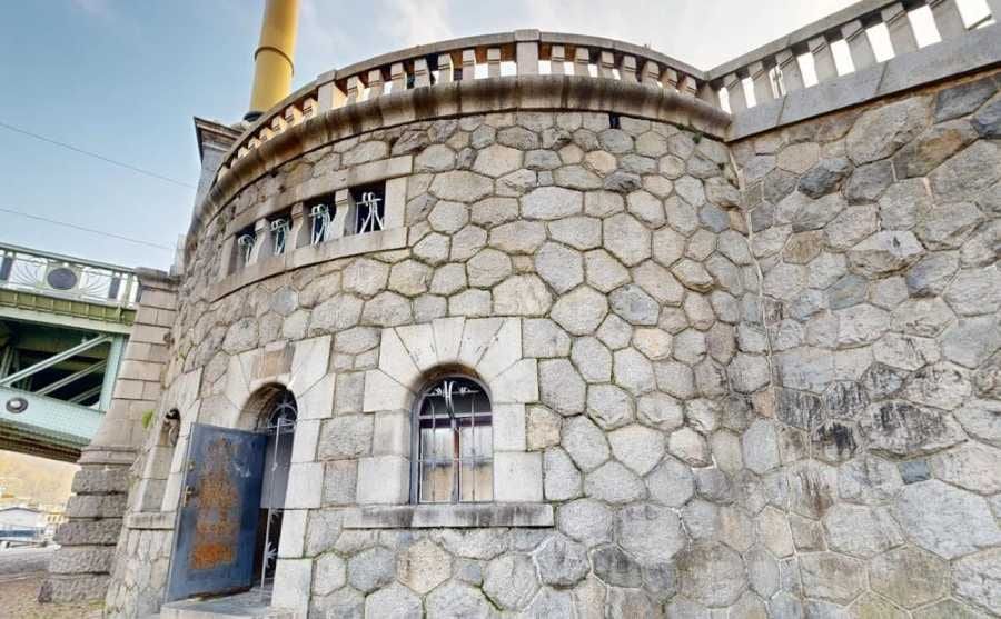 Řemeslná zmrzlina v pilíři Čechova mostu nahradí dosavadní kavárnu