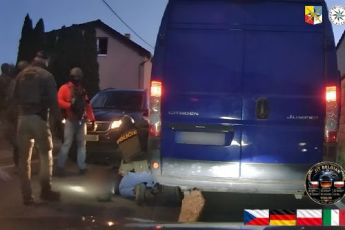 obrázek:Středočeští kriminalisté pomohli rozkrýt mezinárodní gang zlodějů aut. Škoda přesáhla 37 milionů korun