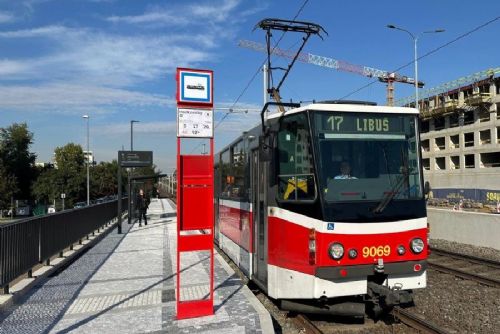 obrázek:Nové tramvajové zastávky Hodkovičky začaly sloužit cestujícím. Jsou bezbariérové a zkrátí cestu k tramvaji