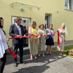 Domov se zvláštním režimem v Horních Měcholupech je v novém. Praha výrazně přispěla na rekonstrukci, vznik přístavby i na novou zahradu