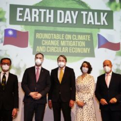 Earth Day Talk: Představitelé Tchaj-wanu, odborných institucí a Prahy se sešli u kulatého stolu k tématu překonávání klimatických výzev