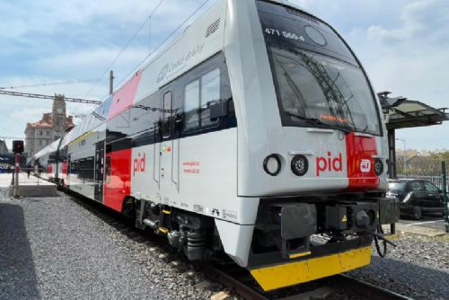 Foto: Hlavní město a Středočeský kraj chystají velkou soutěž na železniční dopravce. Na území metropole i kraje by měli zajišťovat dopravu po dobu 15 a 30 let