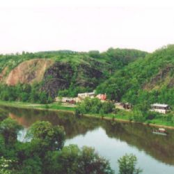 Kaňon Vltavy u Sedlce získá vyšší ochranu. Přírodní památka Zámky se rozšíří