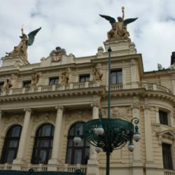 Oprava Divadla na Vinohradech postupuje do další fáze