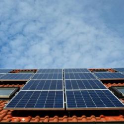 Praha učinila první krok k vybudování pražské sluneční elektrárny