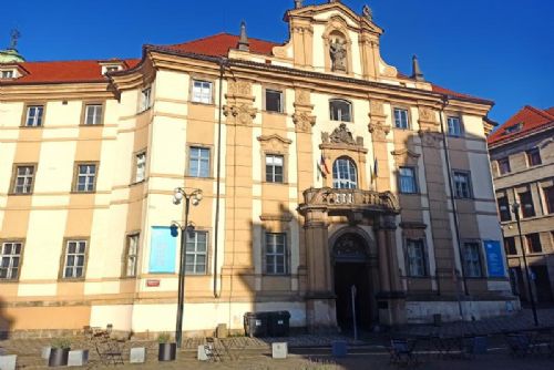 Foto: Praha věnuje Národní knihovně finance na vybudování mobilního pracoviště digitalizace knihovních fondů