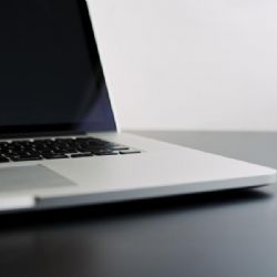 Praha zřídila hotline technickou pomoc pro učitele i žáky k zabezpečení online výuky