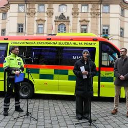 Praha představila evakuační vůz EVA pro až 12 osob