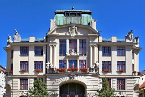 obrázek:Kandidátky do pražského zastupitelstva omládly. Strany nominují více žen i lidí pod 30 let