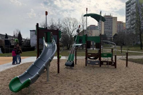 obrázek:Neratovice otevřely nové dětské hřiště za šest milionů