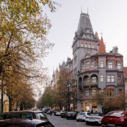 Pařížská ulice zůstává mezi dvaceti nejdražšími nákupními destinacemi světa