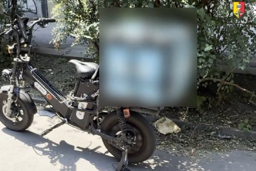 obrázek:Policie v Praze kontroluje elektrokola a koloběžky. Některé stroje nesplňovaly podmínky pro provoz