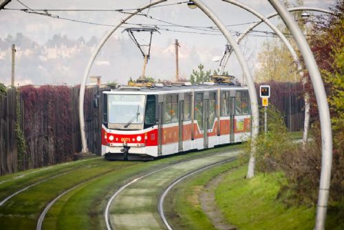 obrázek:Pražské tramvaje KT8D5 slaví 40 let provozu, většina přestavěna na modernizované obousměrné vozy RN2P