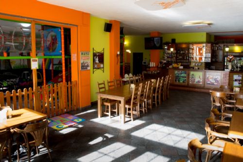 PIZZA DOMA je pohodová restaurace pro rodiny s dětmi