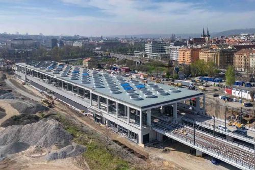 Foto: Modernizace trati Praha Bubny - Výstaviště finišuje, náklady 5,644 miliardy Kč