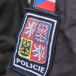 Opilý muž v Lukách nad Jihlavou hrozil policistům pěstmi. Nadýchal 2,18 promile