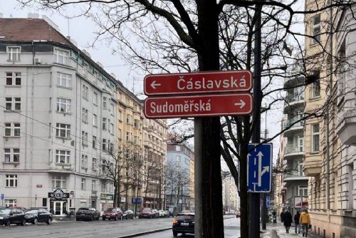 obrázek:Praha 3 odstranila 32 směrových cedulí. Nové značení má postupně nahradit systém Pražský chodec