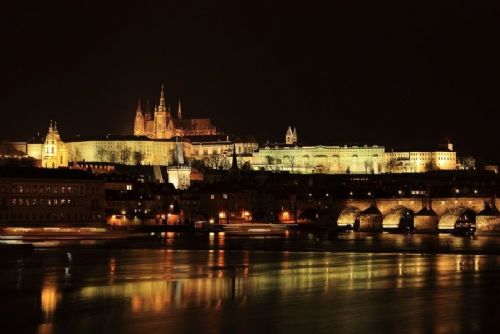 obrázek:Praha je druhá nejromantičtější v Evropě. V žebříčku ji předběhl jen Madrid