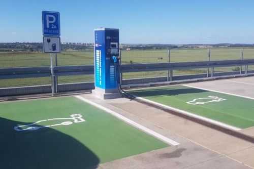 Foto: Praha plánuje rozšířit nabíjecí infrastrukturu pro elektromobily