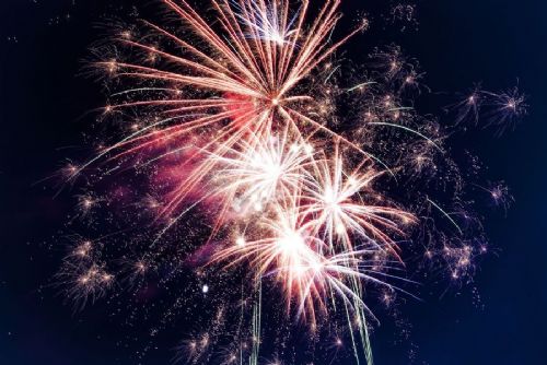 obrázek:Praha rozšíří celoroční zákaz pyrotechniky na 34 z 57 městských částí. Přibude 14 radnic