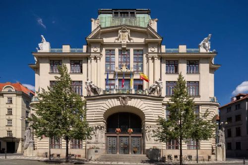 obrázek:Praha za šest let investovala 575 milionů do opatření proti vedrům a suchu, přibylo téměř milion stromů
