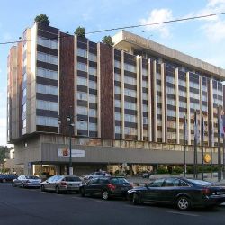 Zrekonstruovaný hotel InterContinental v Praze ožívá jako Fairmont Golden Prague