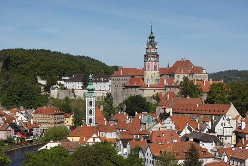 Foto: Český Krumlov mění turisty: Asiaté mizí, Němci přicházejí