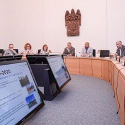 Evropská komise v Plzni. Město ukázalo tramvaj na Borská pole i plány na Vinice
