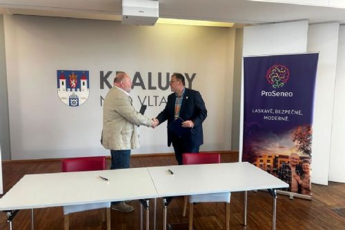 obrázek:Kralupy nad Vltavou podepsaly smlouvu pro domov seniorů a polikliniku v Mikovicích, projekt vstupuje do další fáze