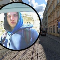 Našel peněženku a začal platit cizí kartou. Policie v Plzni hledá muže z kamer