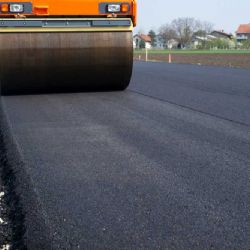 Opravy frekventované silnice: Nový asfalt a objížďka po I/55