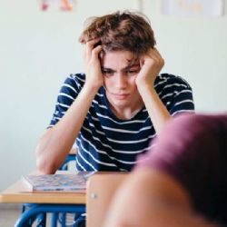 Polovina pražských školáků bez důvěrníka, situace alarmující