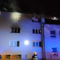 Požár školy v Lutíně evakuoval pět lidí a psa