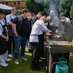 Studenti Gastroakademie v Jihlavě trénovali práci se steakovým masem