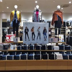 Uniqlo míří do Prahy: Japonský módní gigant hledá místo pro svou první prodejnu