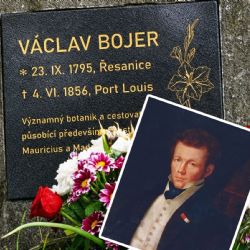 Botanik světového jména má v rodných Řesanicích památník. Václav Bojer byl doma dlouho zapomenutý