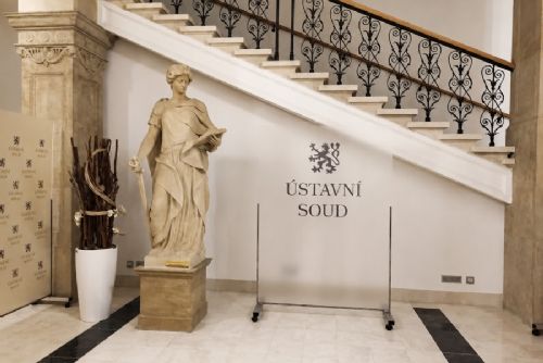 obrázek:Matka kvůli péči o děti najede 3600 kilometrů měsíčně. Ústavní soud nařídil nové rozhodnutí