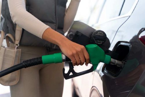 obrázek:Nafta zůstane levnější i v červnu, stát chce zachovat nižší daň i omezení marží