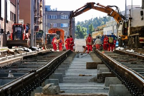 obrázek:Praha během prázdnin opravuje přes 90 ulic a tratí. Nejvíce stavebních akcí probíhá v Praze 4