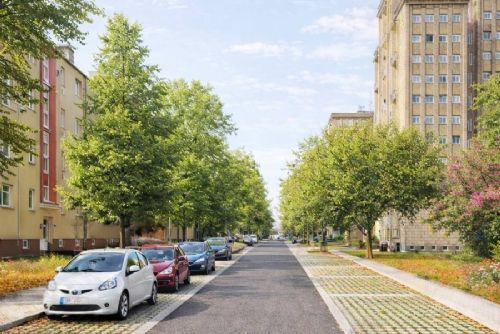 obrázek:První etapa oprav Helsinské v Rozdělově dokončena, od 6. července se znovu parkuje a přibude zhruba 80 míst