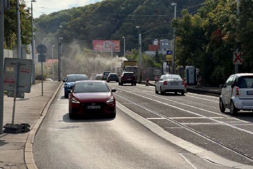 obrázek:Řidiči stále méně míří autem do centra Prahy, přednost dostává MHD