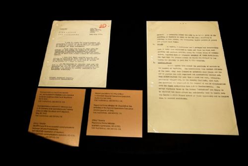 Foto: Do Národního muzea dorazily dva unikátní dokumenty z Velké Británie související s atentátem na Reinharda Heydricha