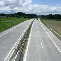 Klíčová část Pražského okruhu je o krok blíž stavbě, ŘSD může začít vykupovat pozemky