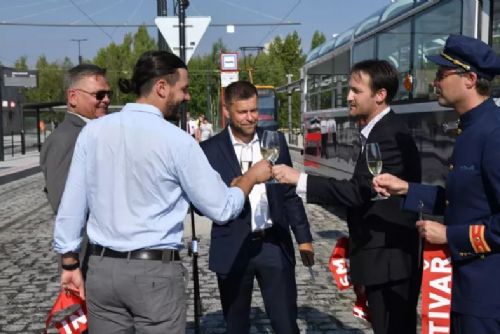 Foto: Nová tramvajová smyčka Depo Hostivař je dokončena, vznikl základ budoucího přestupního uzlu veřejné dopravy