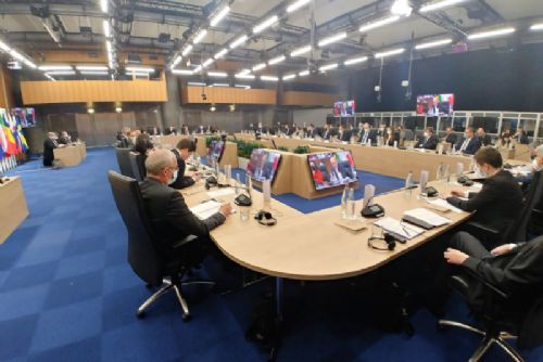 Foto: Nové technologie či hlubší spolupráci řešil kosmický summit v Toulouse i s českou účastí