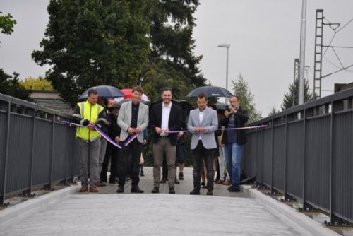 Foto: Otevření lávky pro pěší a cyklisty v ulici Ke Kříži