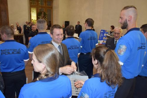 Foto: Praha 2 poskytne prostředky na odměny strážníkům